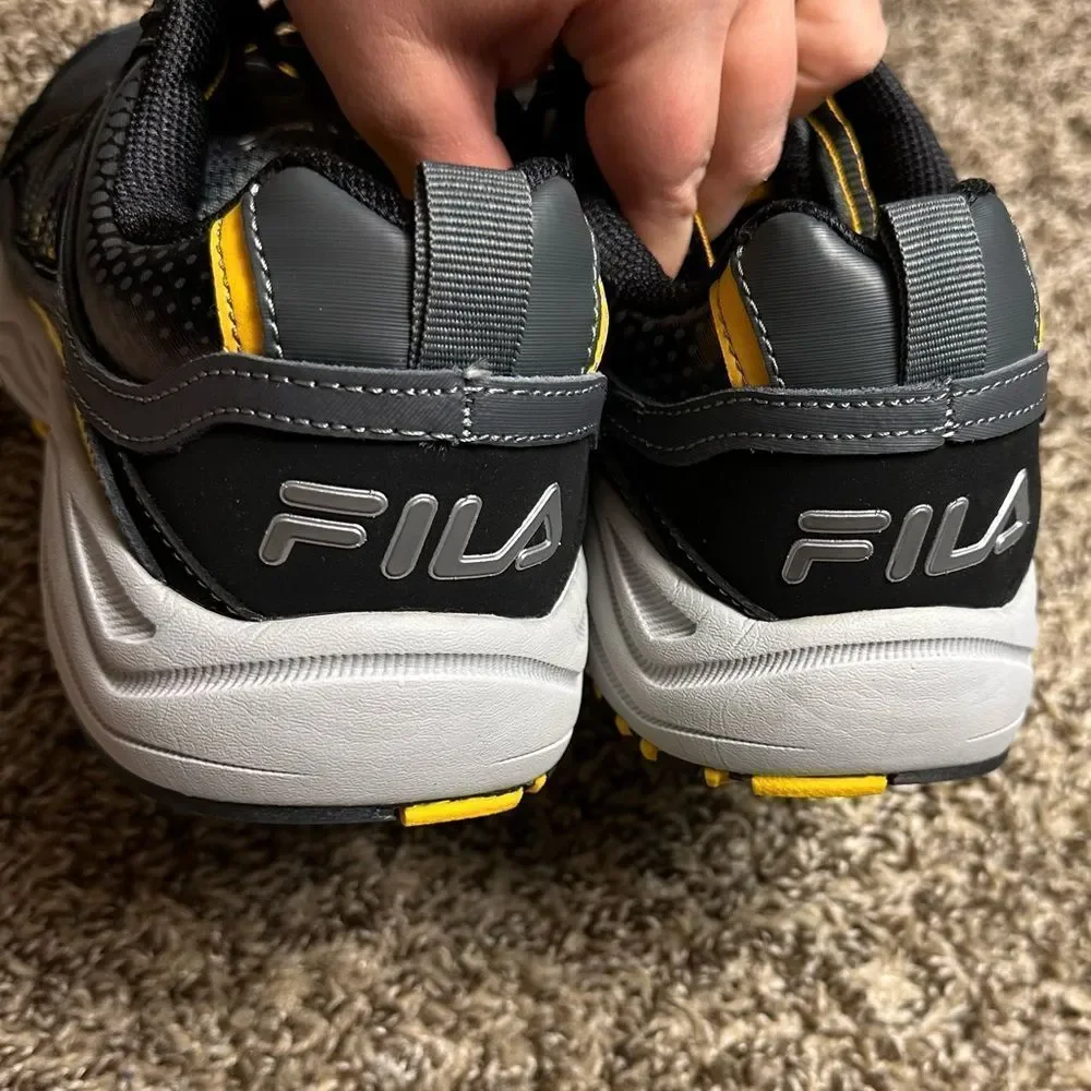 NWOT Fila men activewear sneakers size 10